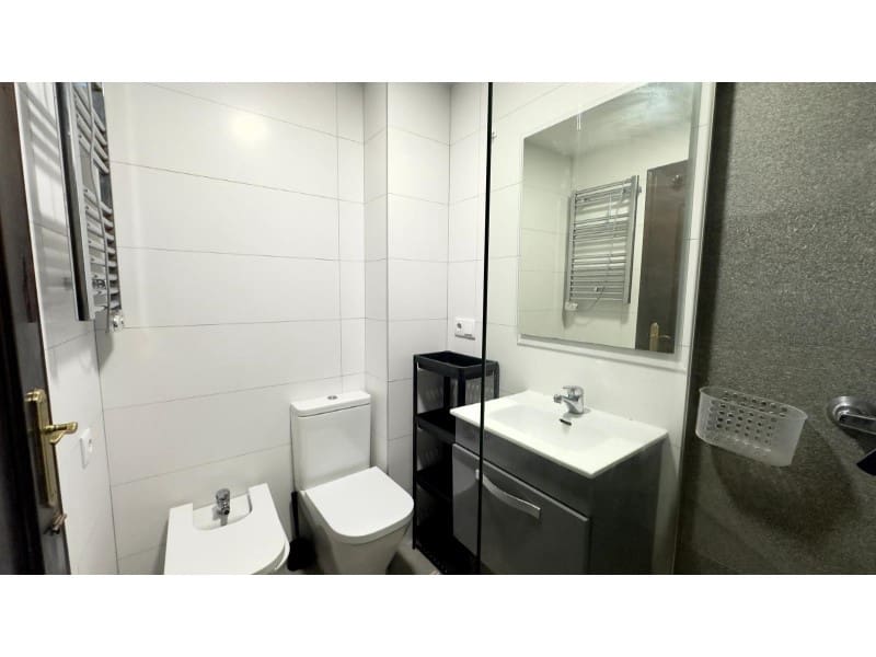 Apartamento de 2 habitaciones en Torrevieja en venta - 149.900 € (Ref: 9556005)