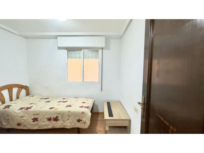 Apartamento de 2 habitaciones en Torrevieja en venta - 149.900 € (Ref: 9556005)