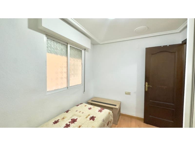 Apartamento de 2 habitaciones en Torrevieja en venta - 149.900 € (Ref: 9556005)