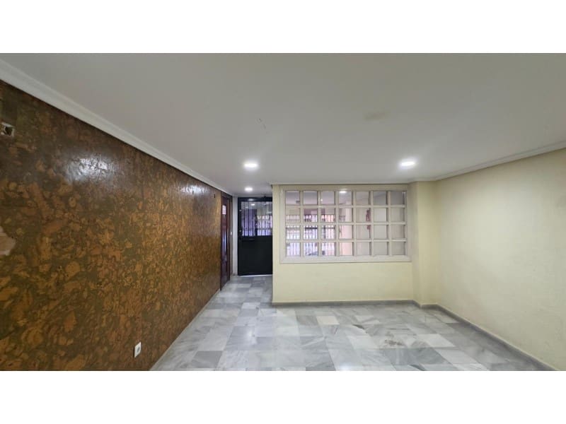 Apartamento de 2 habitaciones en Torrevieja en venta - 149.900 € (Ref: 9556005)