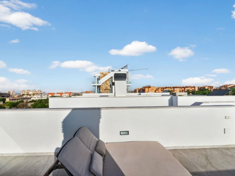 3 slaapkamer Villa te koop in Torrevieja met zwembad - € 550.000 (Ref: 9556010)