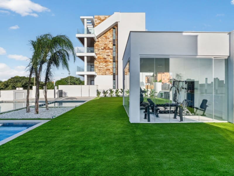 3 slaapkamer Villa te koop in Torrevieja met zwembad - € 550.000 (Ref: 9556010)