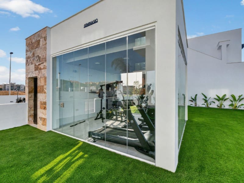 3 slaapkamer Villa te koop in Torrevieja met zwembad - € 550.000 (Ref: 9556010)