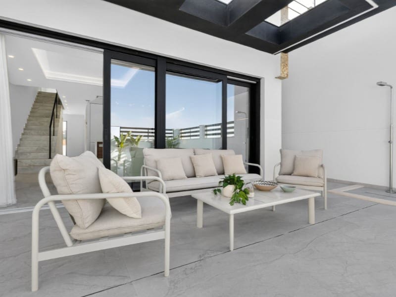 3 slaapkamer Villa te koop in Torrevieja met zwembad - € 550.000 (Ref: 9556010)
