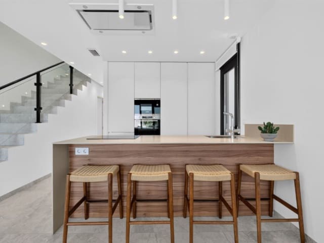 3 slaapkamer Villa te koop in Aguas Nuevas, Torrevieja met zwembad - € 550.000 (Ref: 9556010)