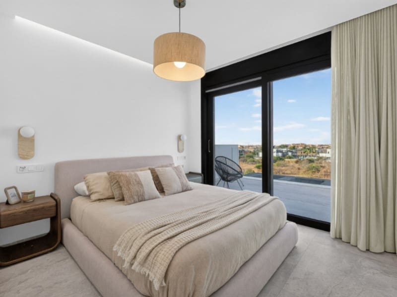 3 slaapkamer Villa te koop in Torrevieja met zwembad - € 550.000 (Ref: 9556010)