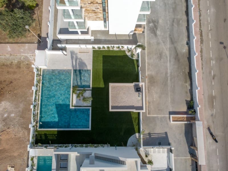 3 slaapkamer Villa te koop in Torrevieja met zwembad - € 550.000 (Ref: 9556010)