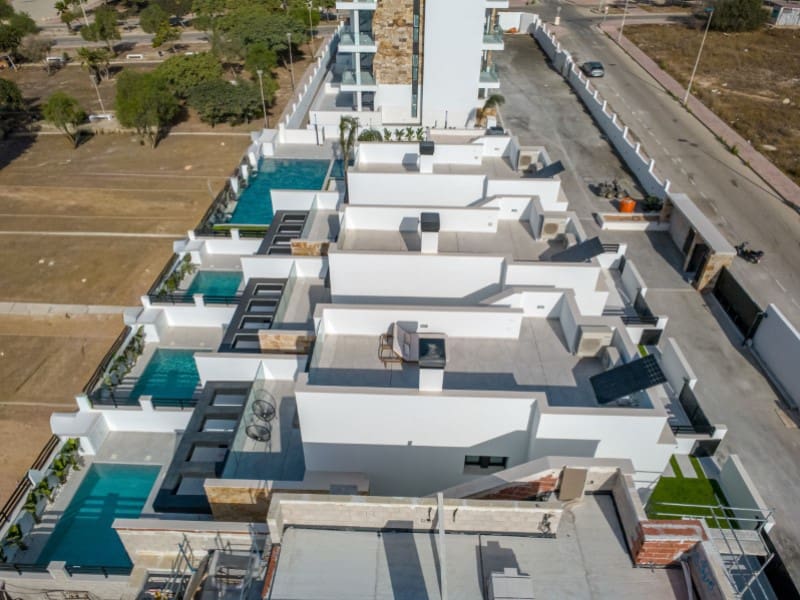 3 slaapkamer Villa te koop in Torrevieja met zwembad - € 550.000 (Ref: 9556010)