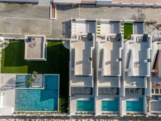 3 slaapkamer Villa te koop in Aguas Nuevas, Torrevieja met zwembad - € 550.000 (Ref: 9556010)