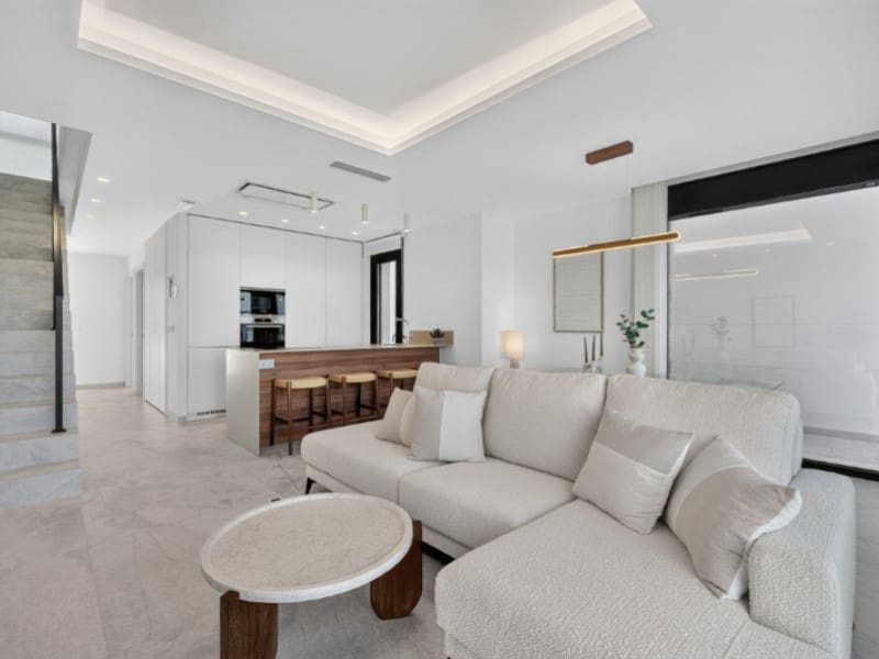 3 slaapkamer Villa te koop in Torrevieja met zwembad - € 550.000 (Ref: 9556010)
