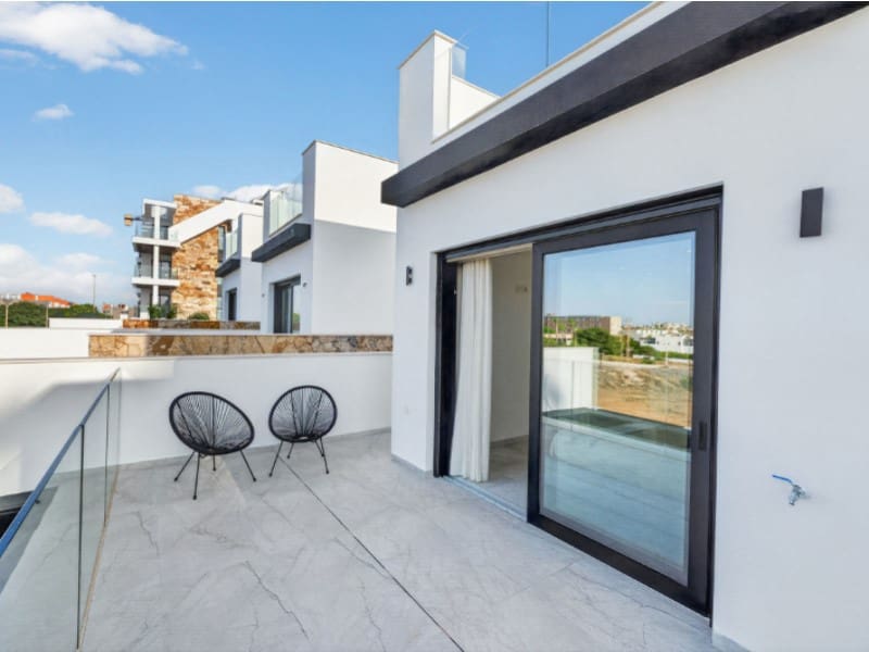 3 slaapkamer Villa te koop in Torrevieja met zwembad - € 550.000 (Ref: 9556010)