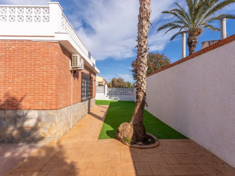 3 slaapkamer Villa te koop in Torrevieja - € 499.000 (Ref: 9562033)
