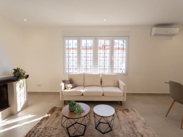 3 slaapkamer Villa te koop in Playa de los Locos, Torrevieja - € 499.000 (Ref: 9562033)