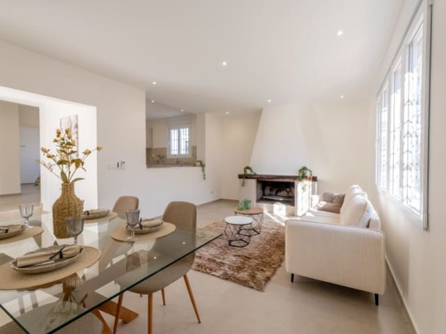 3 slaapkamer Villa te koop in Playa de los Locos, Torrevieja - € 499.000 (Ref: 9562033)