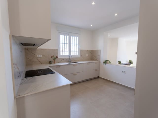 3 slaapkamer Villa te koop in Playa de los Locos, Torrevieja - € 499.000 (Ref: 9562033)