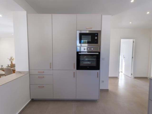 3 slaapkamer Villa te koop in Playa de los Locos, Torrevieja - € 499.000 (Ref: 9562033)