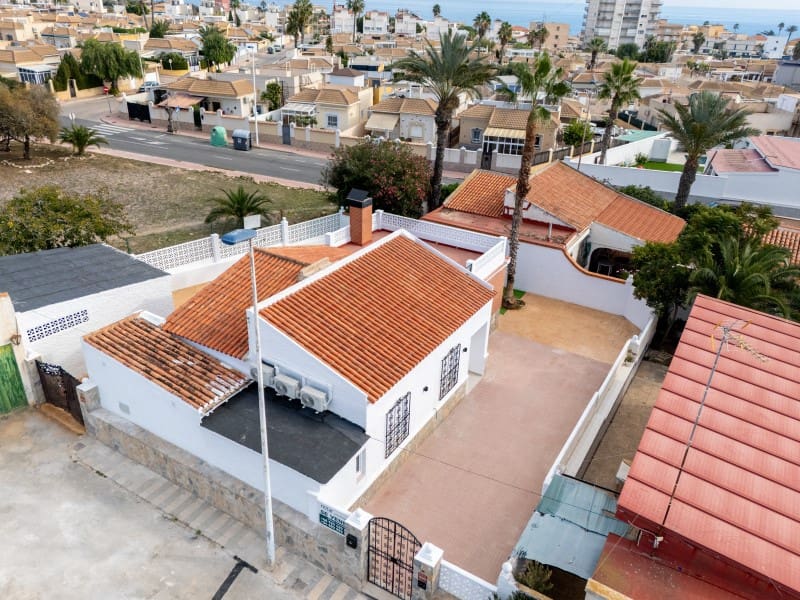 3 slaapkamer Villa te koop in Torrevieja - € 499.000 (Ref: 9562033)