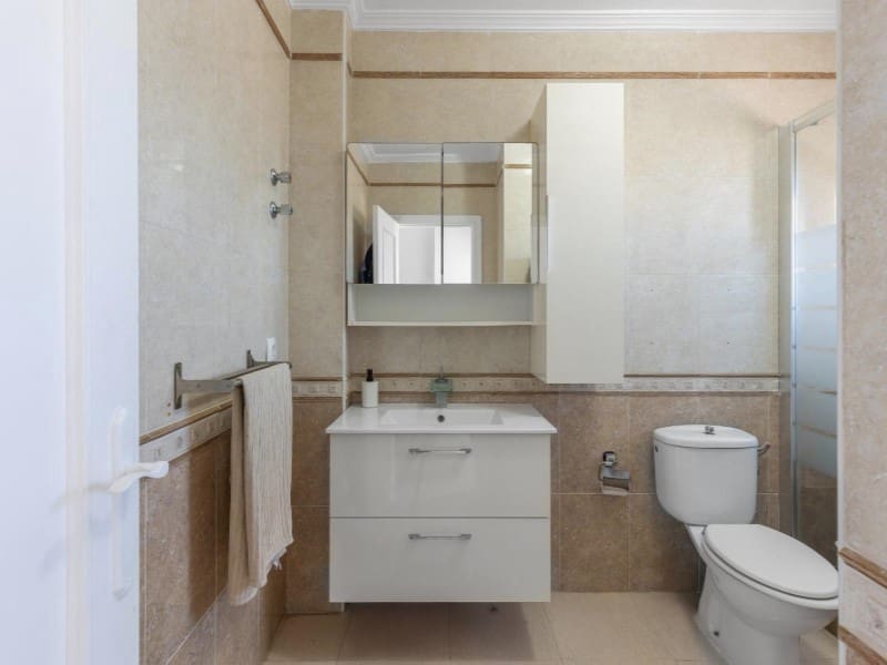 2 soveværelse Semi-Rækkehus til salg i Orihuela Costa med swimmingpool - € 252.500 (Ref: 9565376)