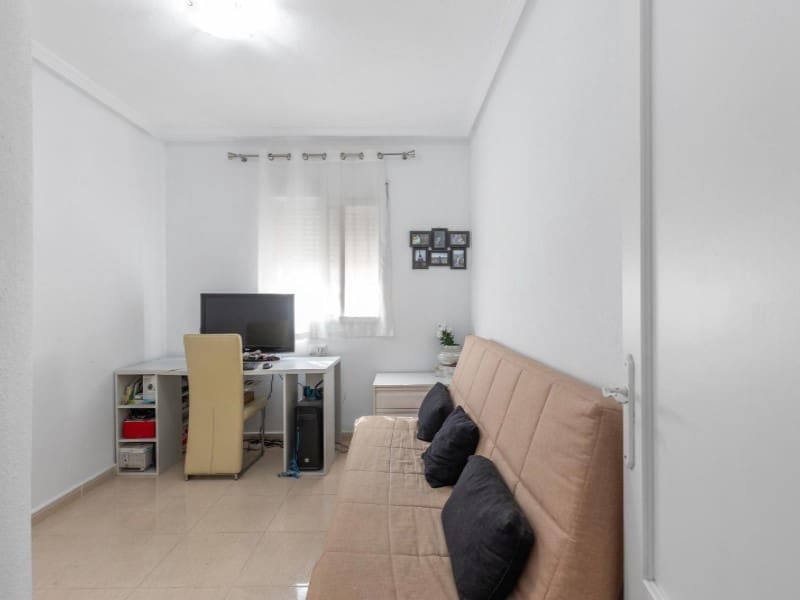 2 soveværelse Semi-Rækkehus til salg i Orihuela Costa med swimmingpool - € 252.500 (Ref: 9565376)