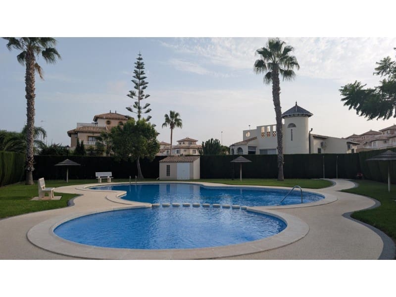 2 soveværelse Semi-Rækkehus til salg i Orihuela Costa med swimmingpool - € 252.500 (Ref: 9565376)