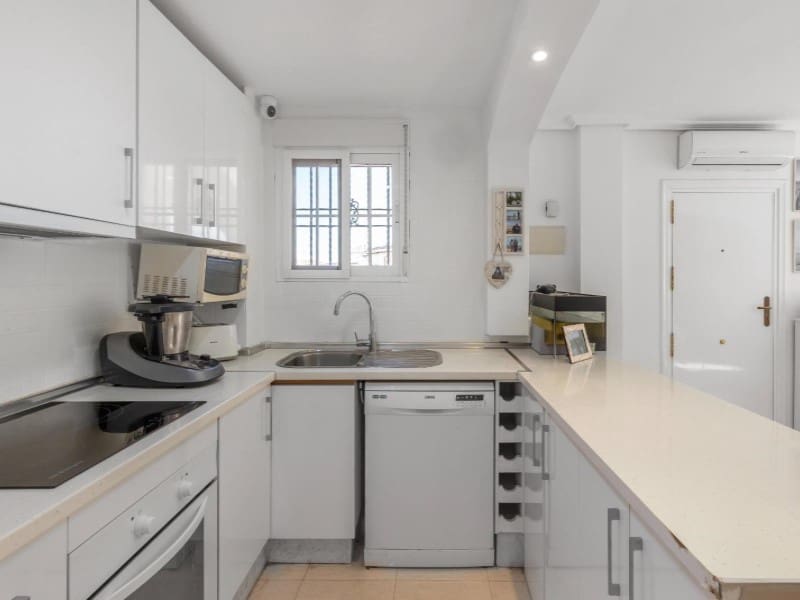 2 soveværelse Semi-Rækkehus til salg i Orihuela Costa med swimmingpool - € 252.500 (Ref: 9565376)