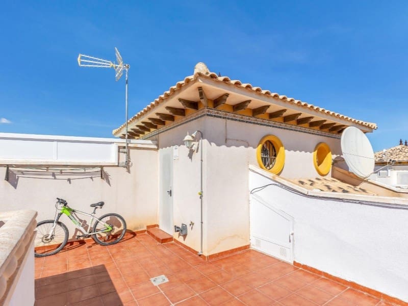 2 soveværelse Semi-Rækkehus til salg i Orihuela Costa med swimmingpool - € 252.500 (Ref: 9565376)