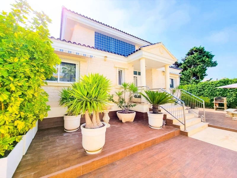 5 slaapkamer Villa te koop in La Mata met zwembad - € 1.170.000 (Ref: 9565378)