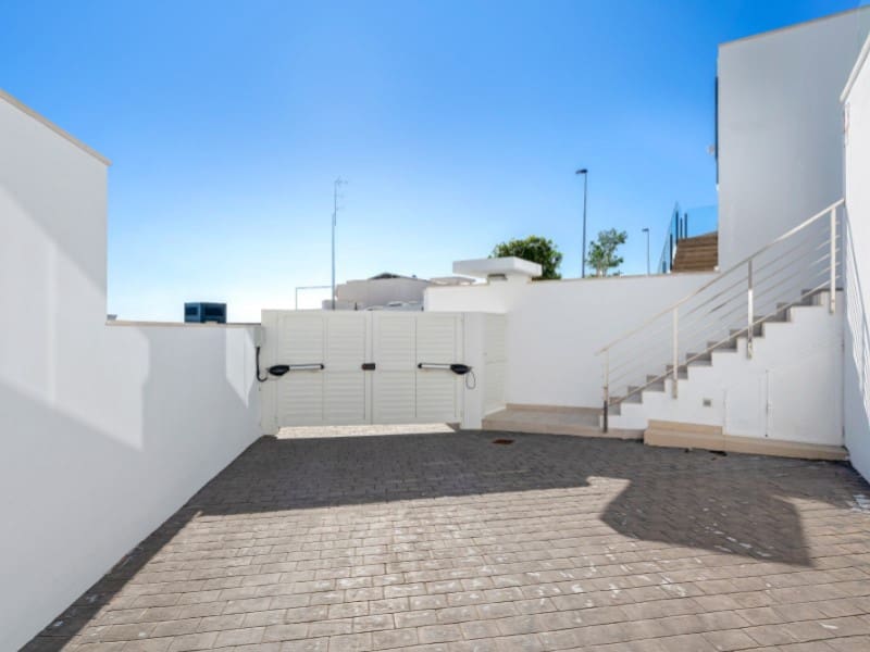 3 bedroom Villa for sale in San Miguel de Salinas with pool garage - € 499,000 (Ref: 9565379)