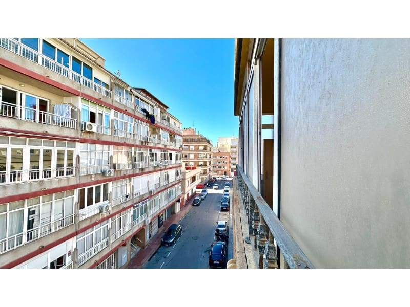 Apartamento de 3 habitaciones en Torrevieja en venta - 194.900 € (Ref: 9565380)