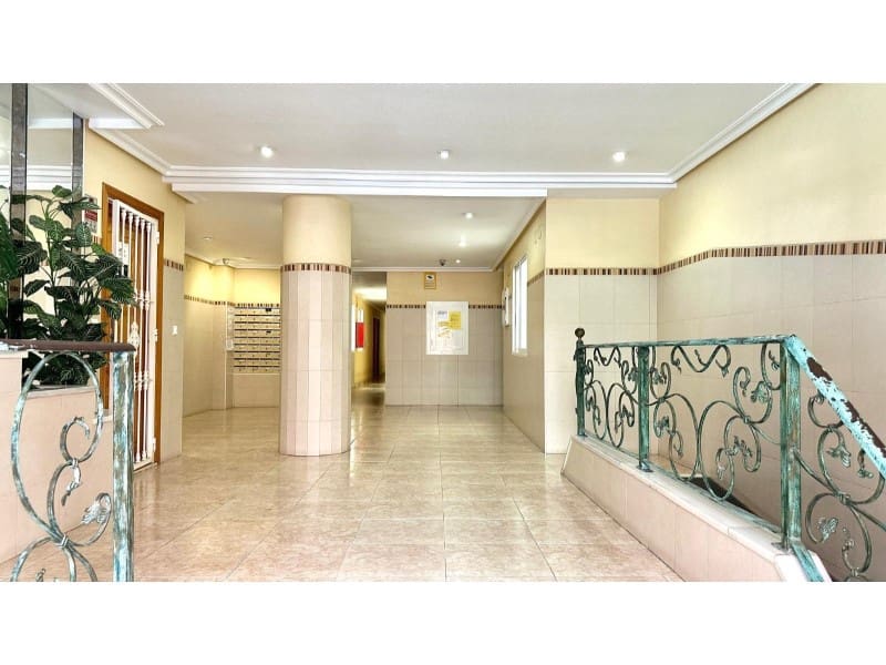 2 soveværelse Lejlighed til salg i Torrevieja med swimmingpool - € 164.900 (Ref: 9565382)