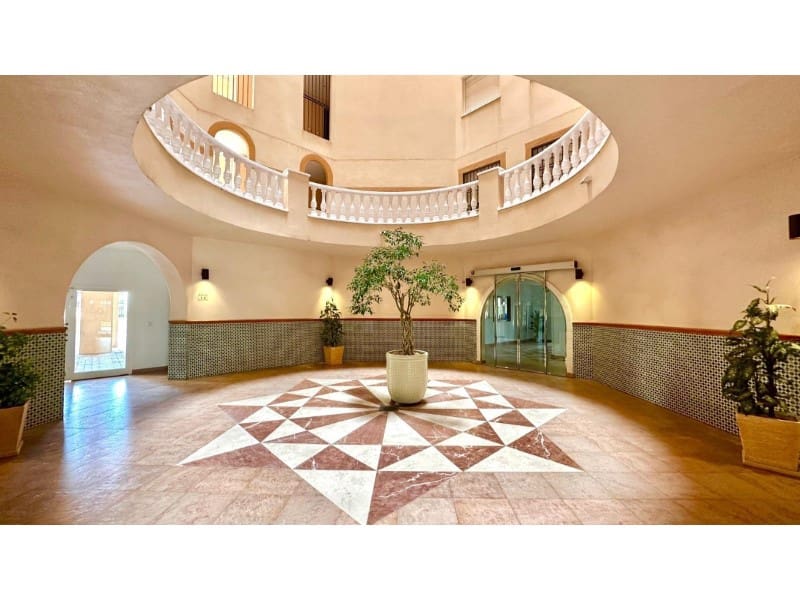 3 soveværelse Lejlighed til salg i Torrevieja med swimmingpool - € 369.900 (Ref: 9565385)