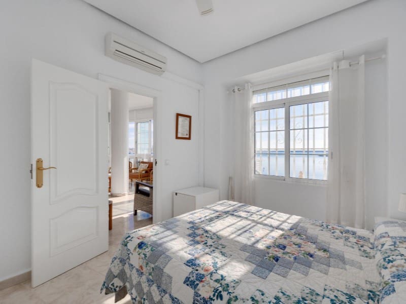 4 bedroom Apartment for sale in Torrevieja with garage - € 389,500 (Ref: 9565386)