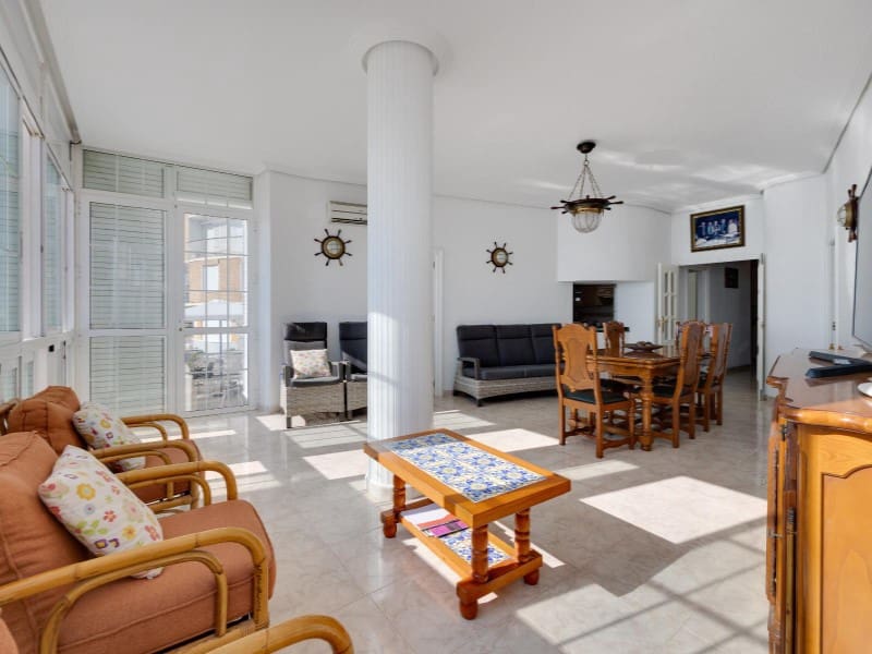 4 bedroom Apartment for sale in Torrevieja with garage - € 389,500 (Ref: 9565386)