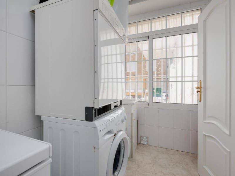 4 bedroom Apartment for sale in Torrevieja with garage - € 389,500 (Ref: 9565386)