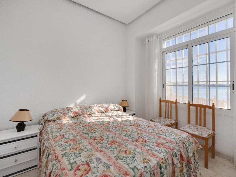 4 bedroom Apartment for sale in Torrevieja with garage - € 389,500 (Ref: 9565386)