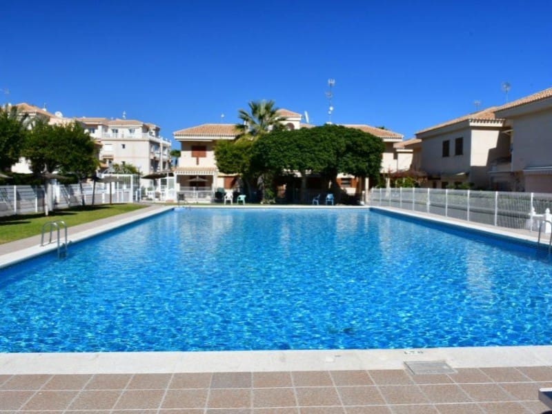 3 soveværelse Byhus til salg i Playa Flamenca med garage - € 239.000 (Ref: 9565387)
