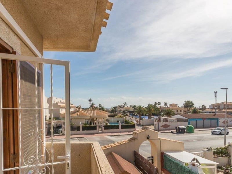 3 soveværelse Byhus til salg i Playa Flamenca med garage - € 239.000 (Ref: 9565387)