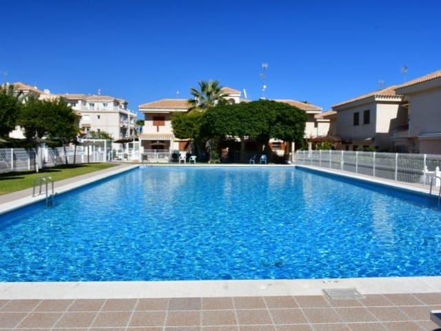 3 soveværelse Byhus til salg i Playa Flamenca, Orihuela med garage - € 239.000 (Ref: 9565387)
