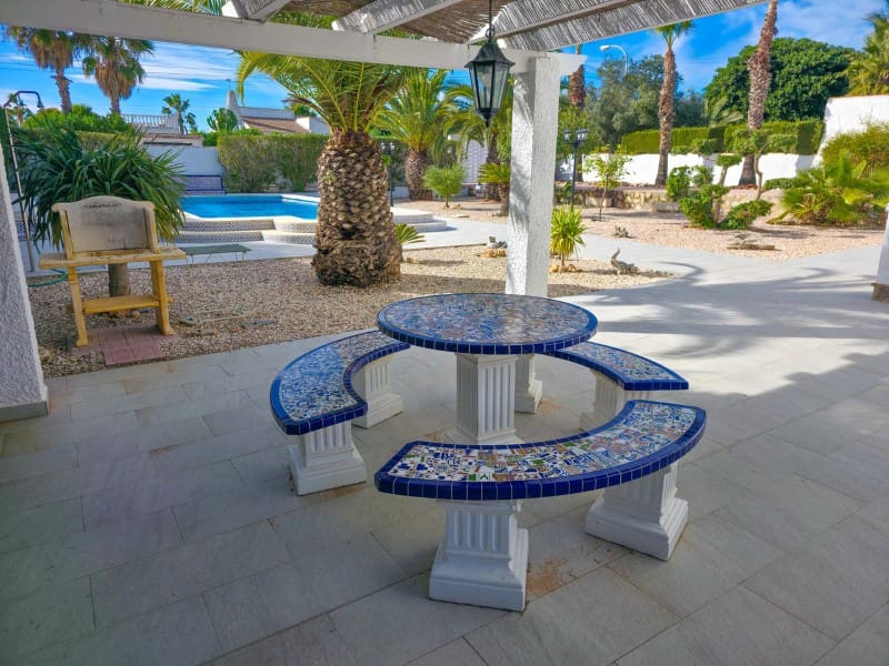 4 makuuhuone Huvila myytävänä paikassa El Chaparral mukana uima-altaan 
autotalli - 449 950 € (Ref: 9568962)