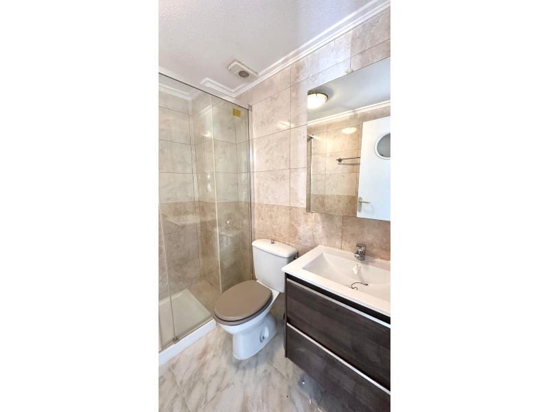 3 chambre Maison de Ville à vendre à Torrevieja avec piscine - 169 500 € (Ref: 9574878)