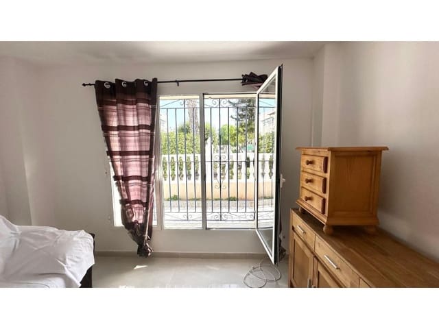 3 soverom Hus til salgs i El Chaparral - La Siesta - La Torreta, Torrevieja med svømmebasseng - € 169 500 (Ref: 9574878)