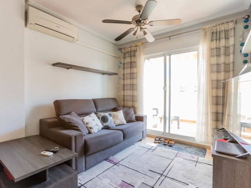 Apartamento de 2 habitaciones en Torrevieja en venta - 137.000 € (Ref: 9574881)