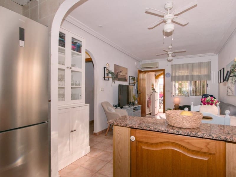 2 slaapkamer Appartement te koop in Torrevieja - € 153.000 (Ref: 9583039)