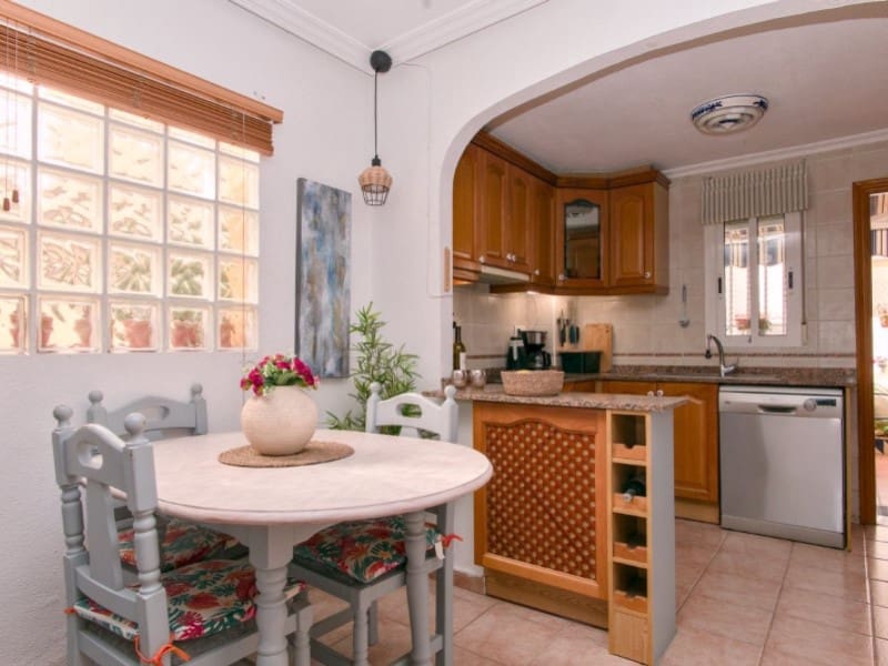 2 slaapkamer Appartement te koop in Torrevieja - € 153.000 (Ref: 9583039)