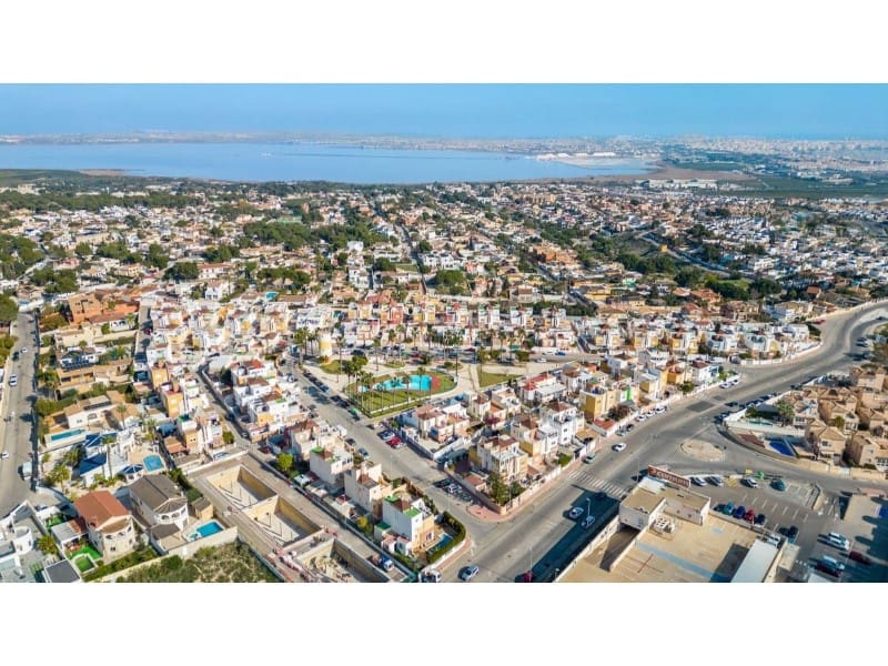 3 soverom Hus til salgs i Orihuela Costa - € 210 000 (Ref: 9611384)