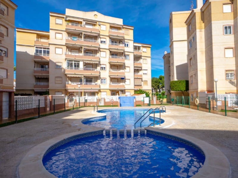 2 bedroom Apartment for sale in Torrevieja - € 145,000 (Ref: 9616209)