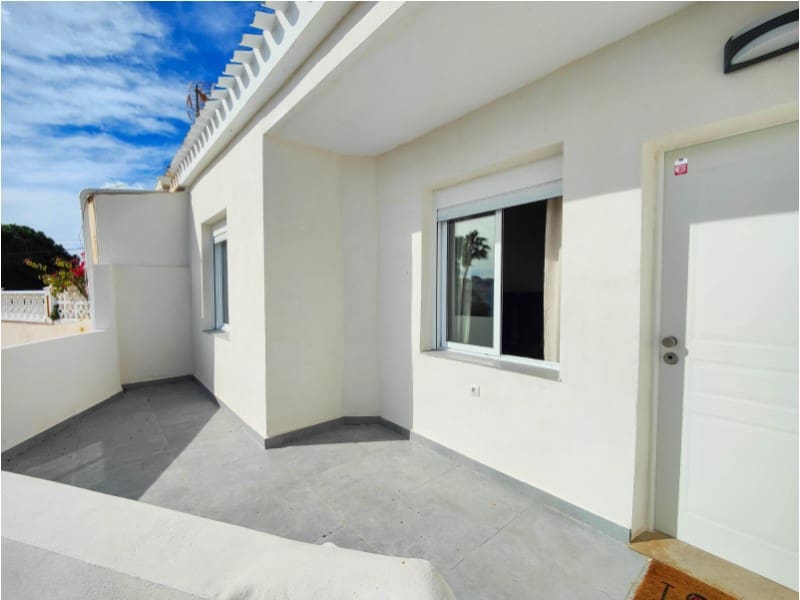 2 bedroom Bungalow for sale in Orihuela Costa with garage - € 159,000 (Ref: 9616213)