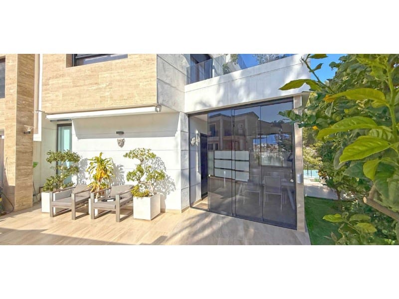 3 bedroom Villa for sale in Orihuela Costa with pool - € 475,000 (Ref: 9619451)