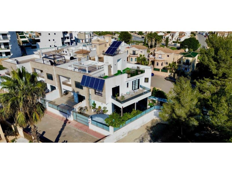 3 bedroom Villa for sale in Orihuela Costa with pool - € 475,000 (Ref: 9619451)