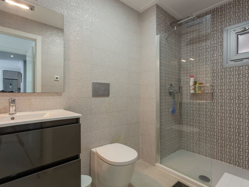 2 bedroom Apartment for sale in La Veleta with garage - € 235,000 (Ref: 9625869)